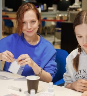 Сотрудники «Газпром переработки» изготовили гигиенические комплекты для участников СВО