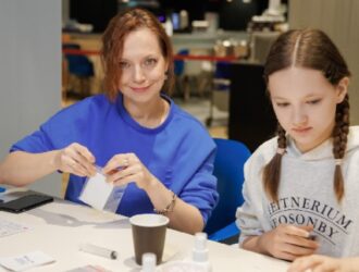 Сотрудники «Газпром переработки» изготовили гигиенические комплекты для участников СВО