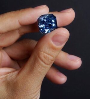 В России вырастили редчайший синий алмаз в 50 карат уровня мировых ювелирных легенд