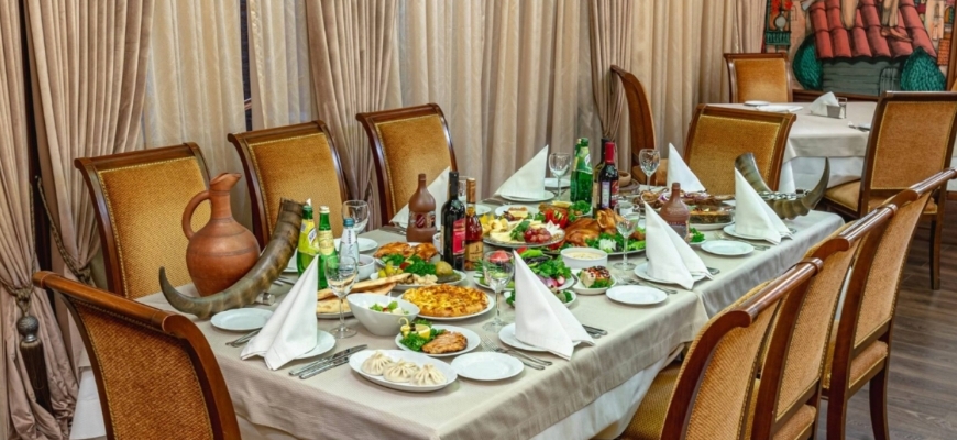 Классика грузинского гостеприимства в Ялте: как «Тифлис» стал культовым местом для гурманов