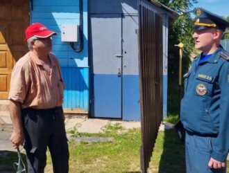 В Костроме сотрудники МЧС России проинструктировали садоводов по вопросам пожарной безопасности