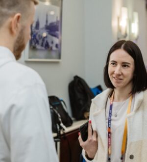 Чат-боты, аналитика и борьба с выгоранием: главные инсайты конференции e-staff 2025