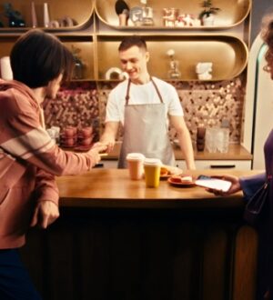 Бонусы в каждый смартфон: старт новой программы от Альфы и UDS