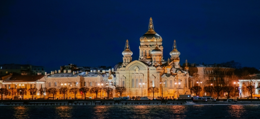 Петербургские чиновники посчитали главной зимней проблемой неубранные платные парковки